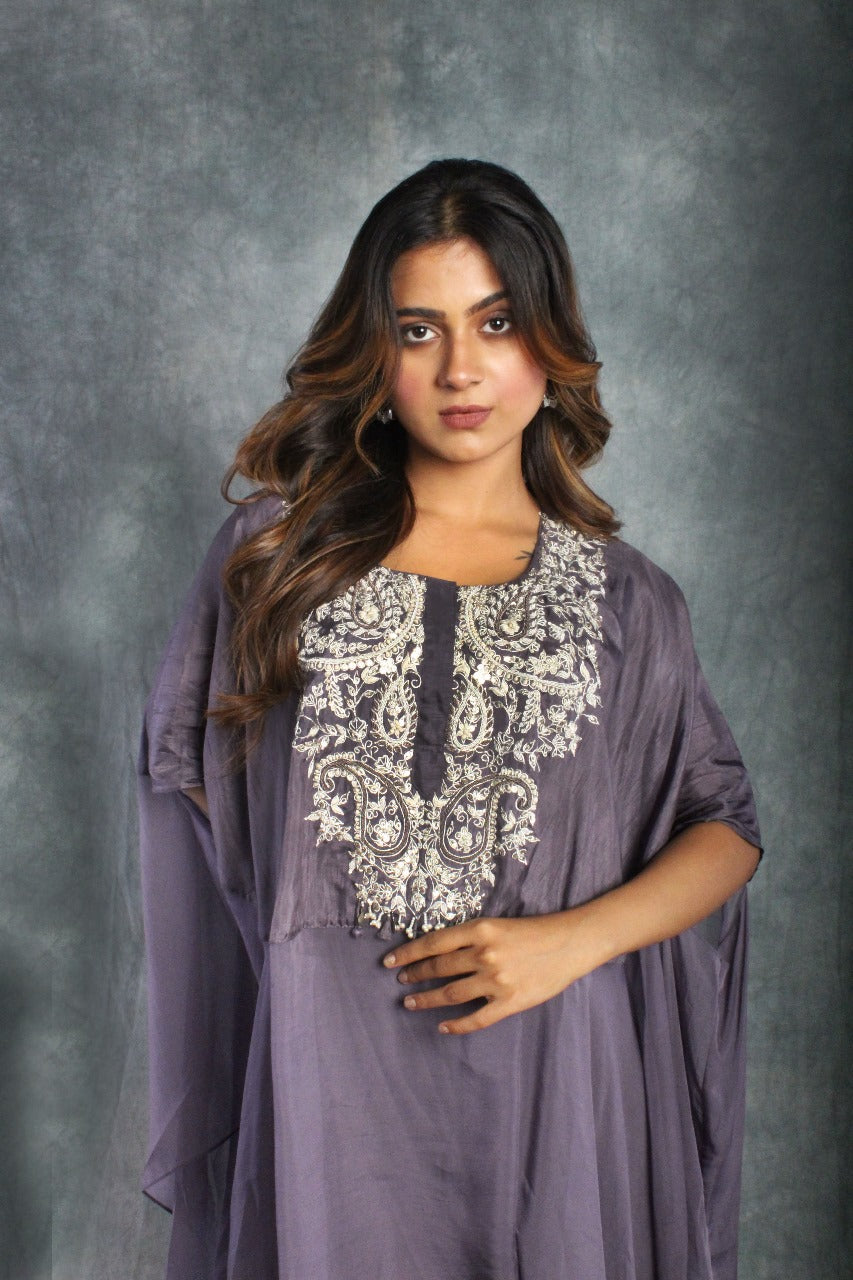 ANTI-FIT KAFTAN WITH ASYMETRICAL PANTS